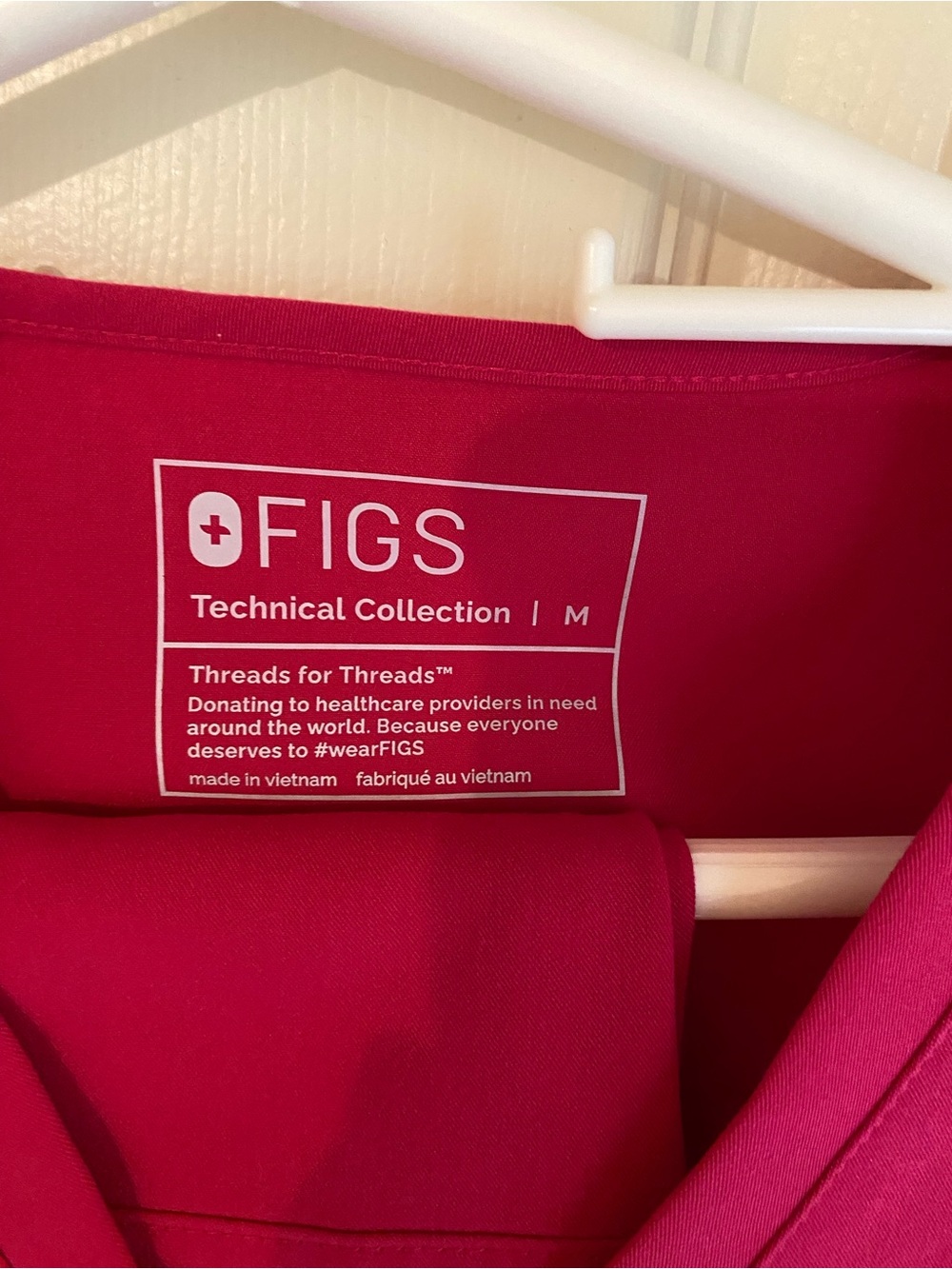 Figs Scrub Set in Berry Pink-Medium - Picture 3 of 11